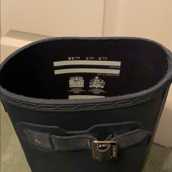 Navy blue Hunter rain boots - Picture 7 of 7